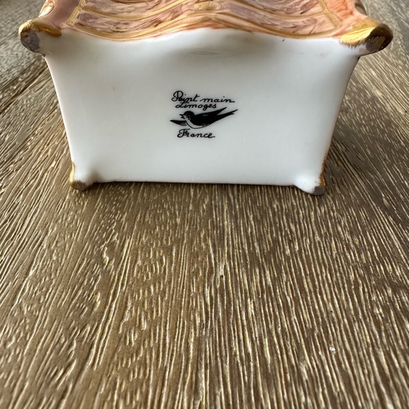 Limoges France Peint Main porcelain Trinket Box Chest - Picture 7 of 9